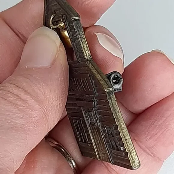 Vintage JJ Jonette School House Brooch Pin Bronze-Tone Metal w/ bell - Teacher - Picture 5 of 8